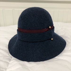 Giovannio Essence - Navy Wool Felt Cloche